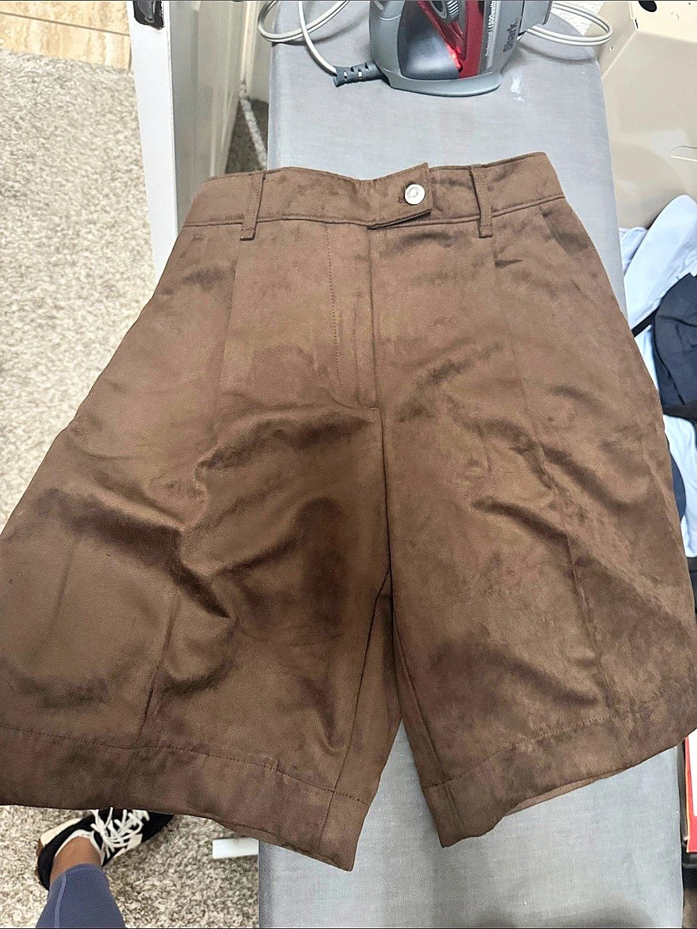 Women’s brown suede Bermuda Shorts - New